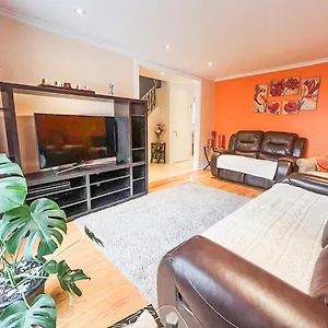 Spacious House Near Downtown Mtl Holiday home Montreal